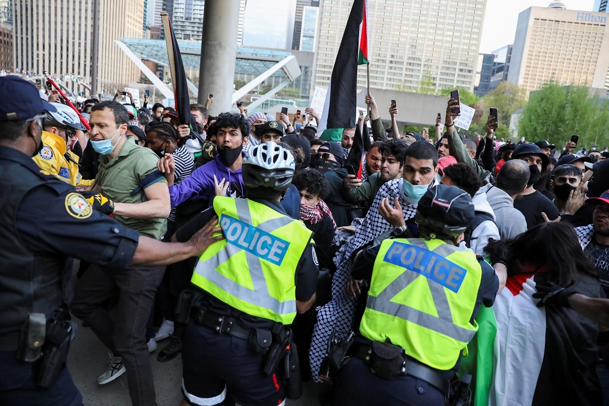 الآلاف يتظاهرون دعما للفلسطينيين في عدد من المدن الكندية