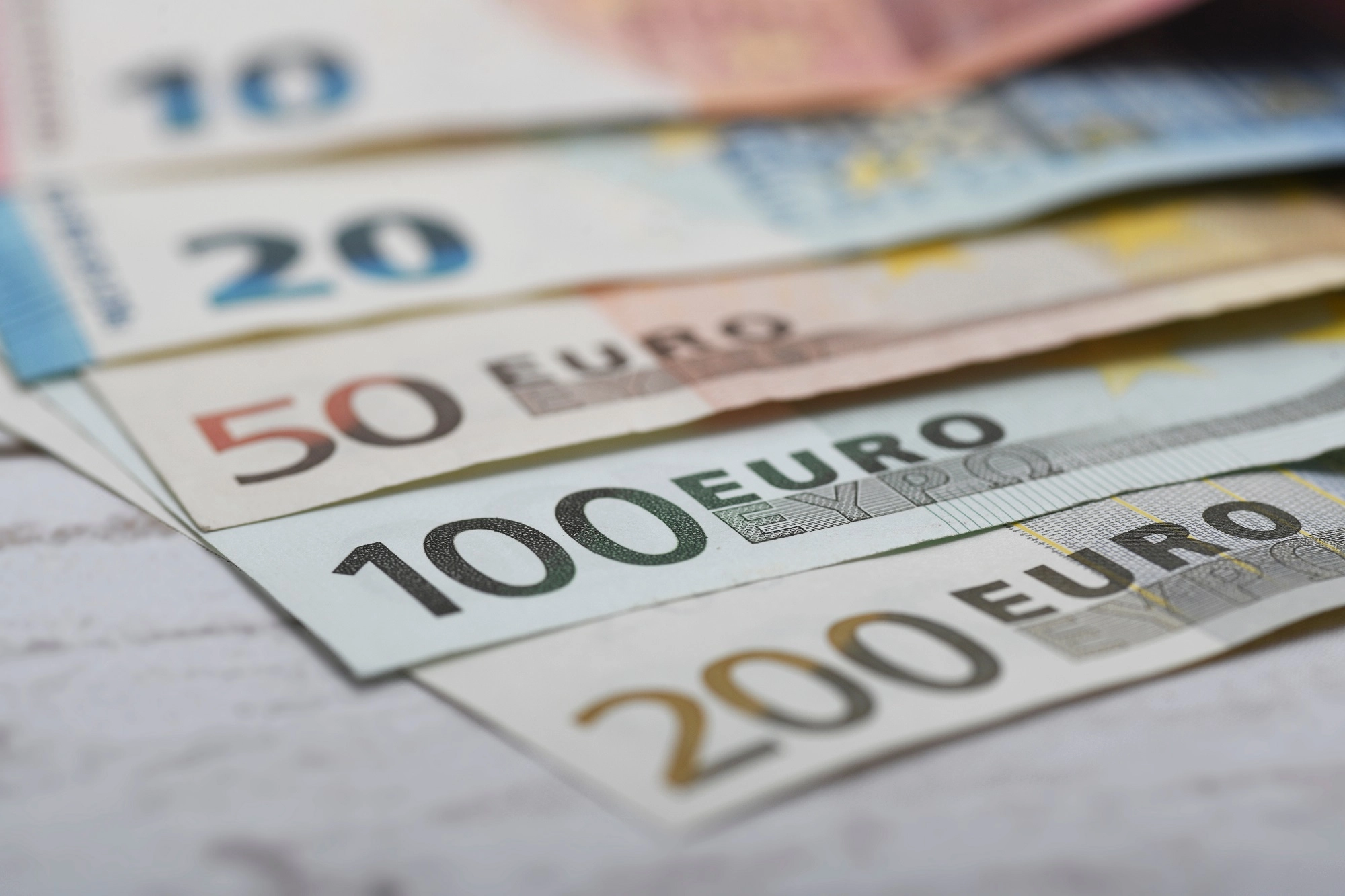 699 مليون يورو من البنك الأوروبي للتنمية للأردن في 2020