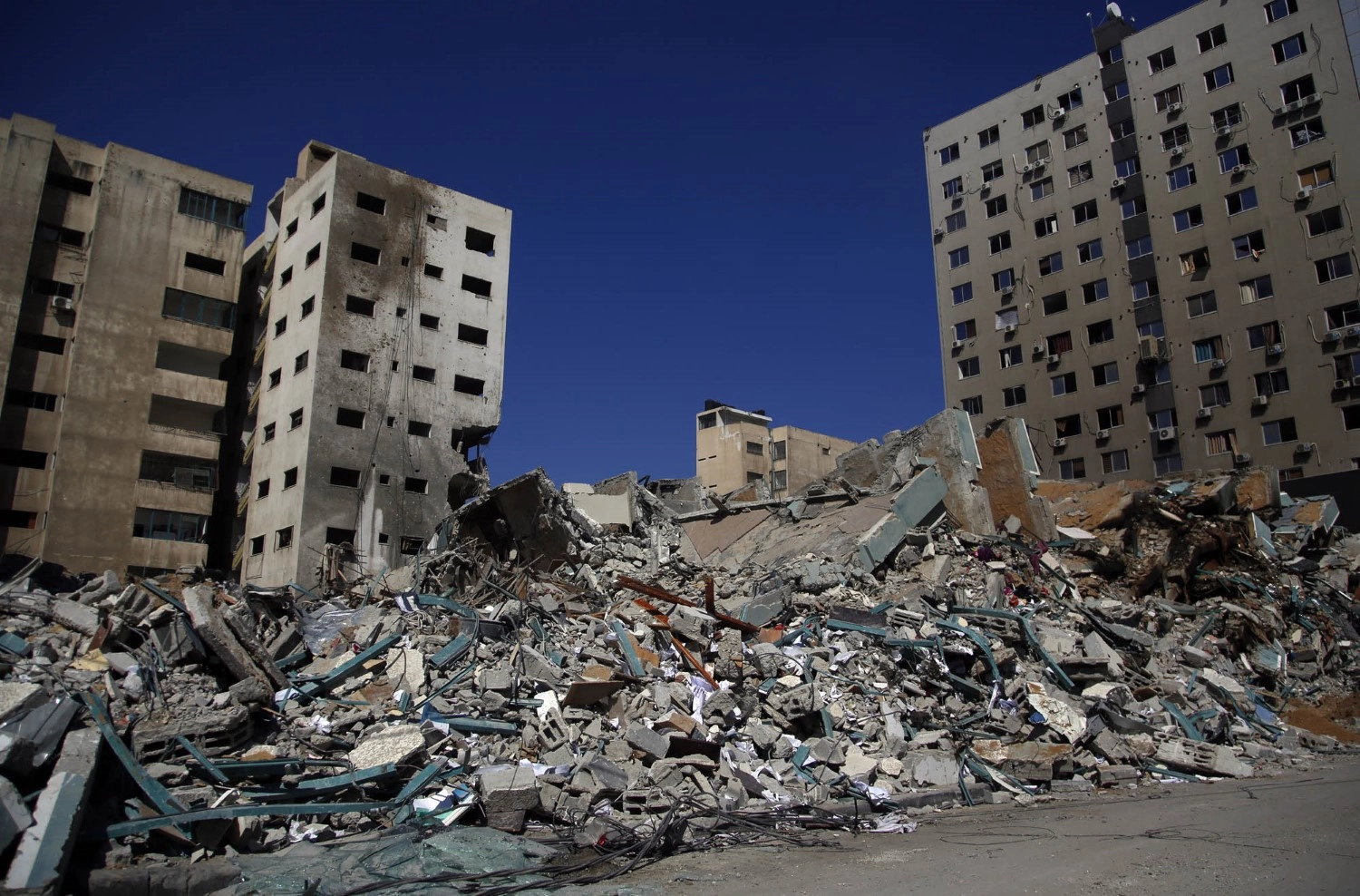 استشهاد فلسطيني في قصف إسرائيلي على منازل ومنشآت في غزة