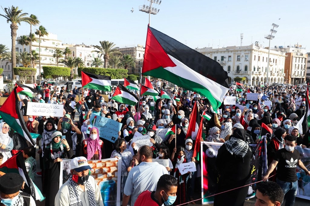 الآلاف يتظاهرون في العاصمة الليبية دعما للفلسطينيين