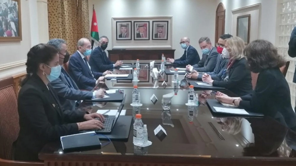 وزير الخارجية يبحث مستجدات الإقليم مع لجنة من مجلس الأمة الفرنسي
