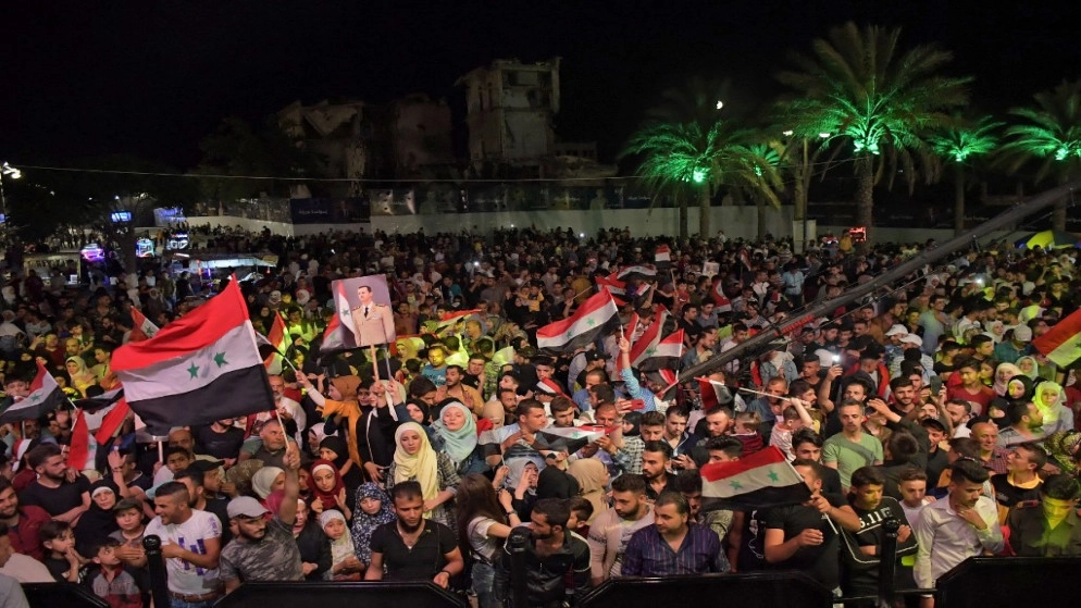 الأسد يحيي السوريين في الخارج الذين شاركوا في التصويت