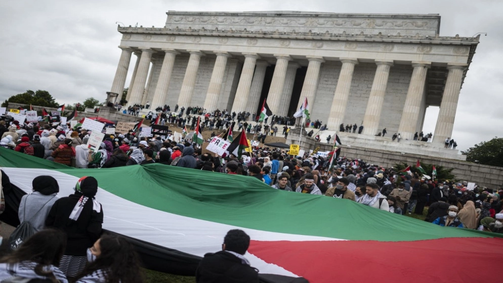 أكثر من ألف شخص يشاركون في تجمع مؤيد للفلسطينيين بواشنطن