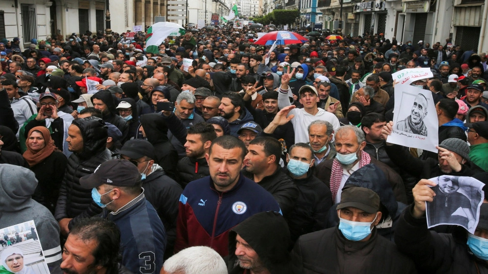 الجزائر تخفض كلفة الحجر الصحي للوافدين إثر احتجاج مغتربين