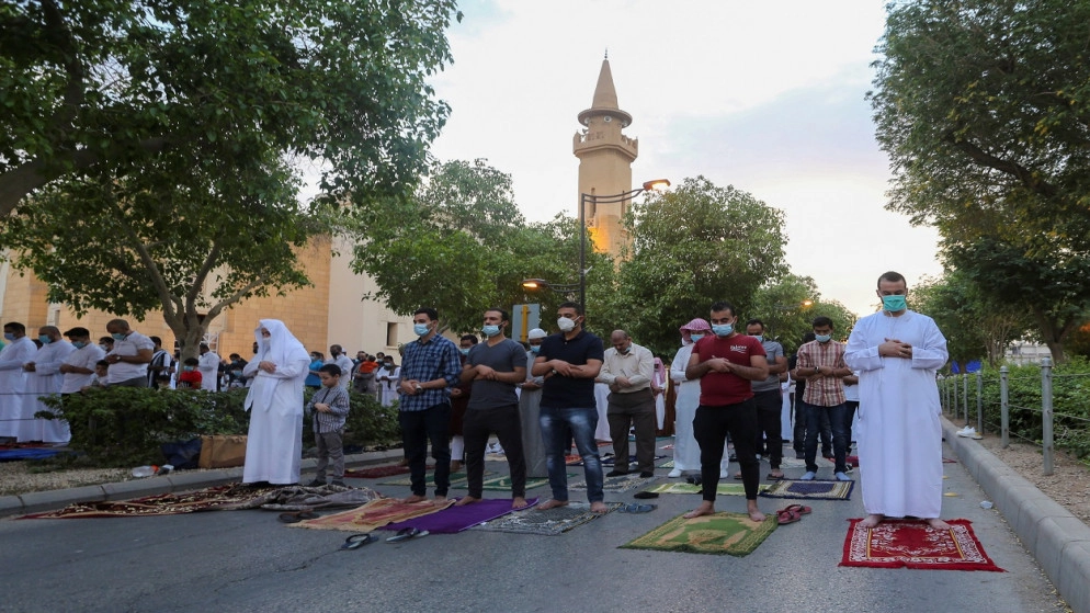 السعودية تدافع عن قرار قصر مكبّرات الصوت على رفع الأذان والإقامة