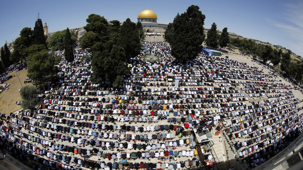 45 ألفا أدوا صلاة الجمعة في المسجد الأقصى
