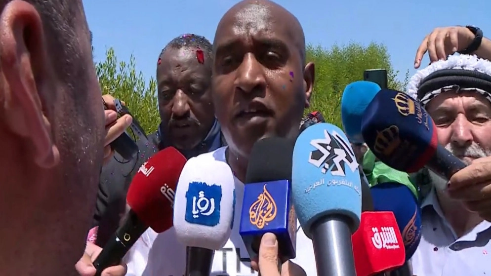 وصول الأردني أبو جابر المفرج عنه من سجون الاحتلال الإسرائيلية إلى الأردن