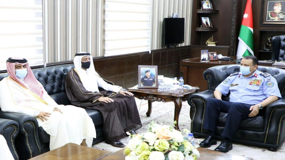 بحث تعزيز التعاون بين جهازي الأمن العام والدفاع المدني في الأردن وقطر
