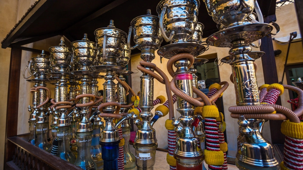 ضبط 6 محالّ تقدم "الأرجيلة" في البلقاء وجرش وإربد