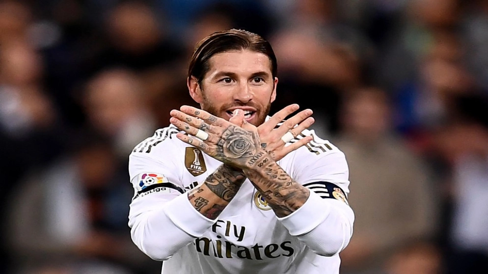 راموس يجهش بالبكاء خلال وداعه ريال مدريد
