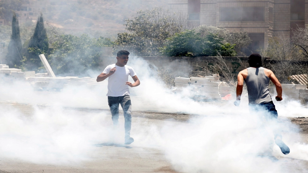 إصابة 386 فلسطينيا خلال مواجهات مع قوات الاحتلال الإسرائيلي قرب نابلس