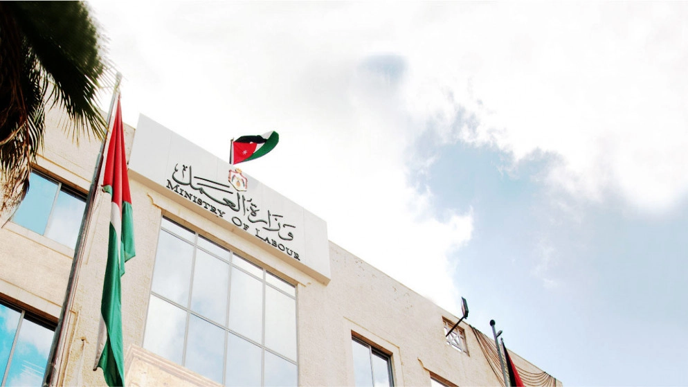 تحرير 65 مخالفة لمنشآت لم تلتزم بتعيين مراقب وقاية صحية