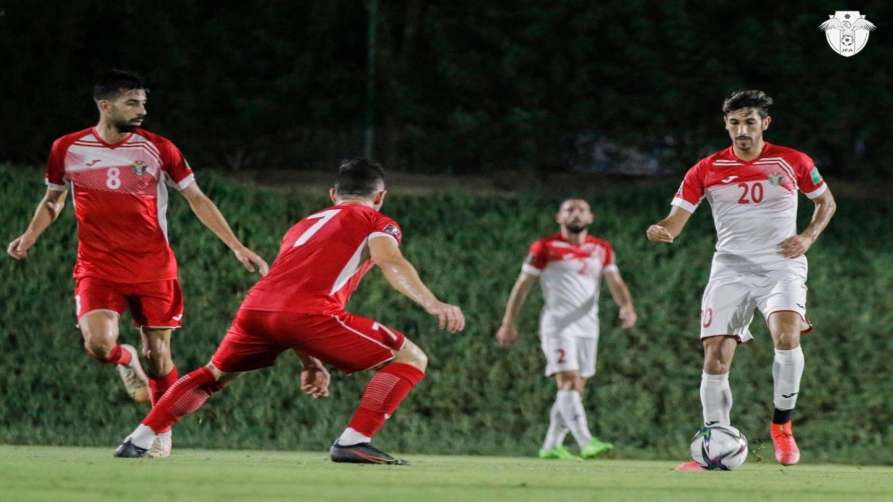 لاعبو المنتخب الوطني لكرة القدم يلتحقون بأنديتهم بعد إتمام جولتهم الخليجية