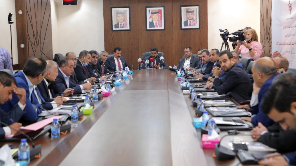 "مشتركة نيابية" تواصل مناقشة قانون البلديات واللامركزية