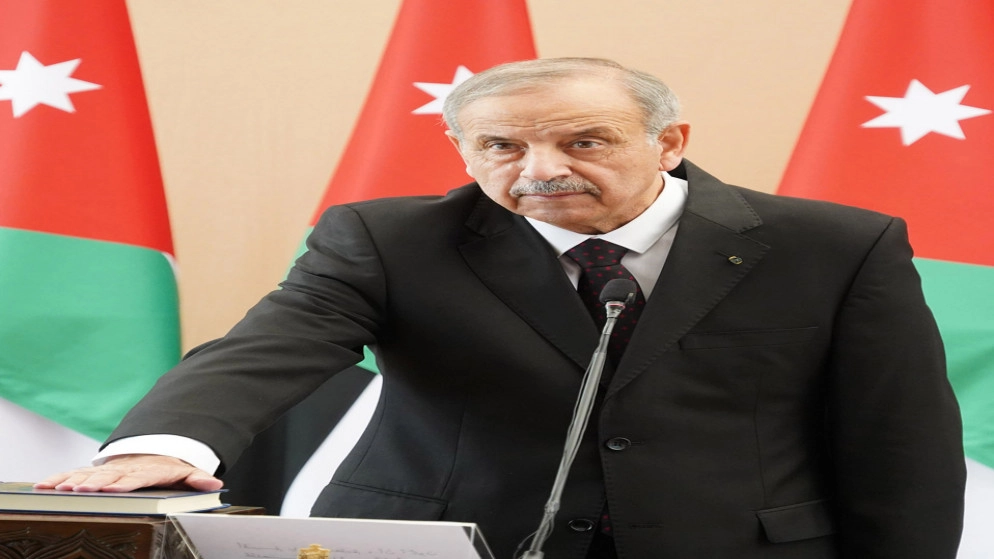 وزير الإدارة المحلية يطلب أسماء عمال الوطن العاملين في الميدان