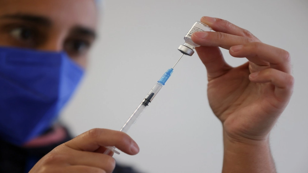 إسرائيل تتفاوض مع دول أخرى بشأن فائضها من لقاح فايزر