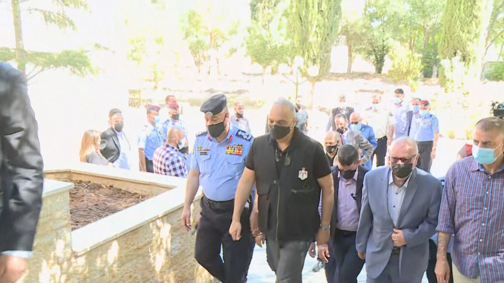 توجيه بإيقاف العمل بنظام "باك تو باك" عند معبر جابر بأسرع فترة