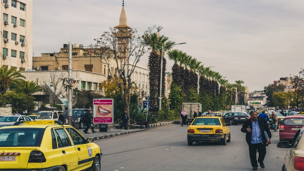 الحكومة السورية تزيد أسعار الخبز والوقود مع تفاقم الأزمة الاقتصادية