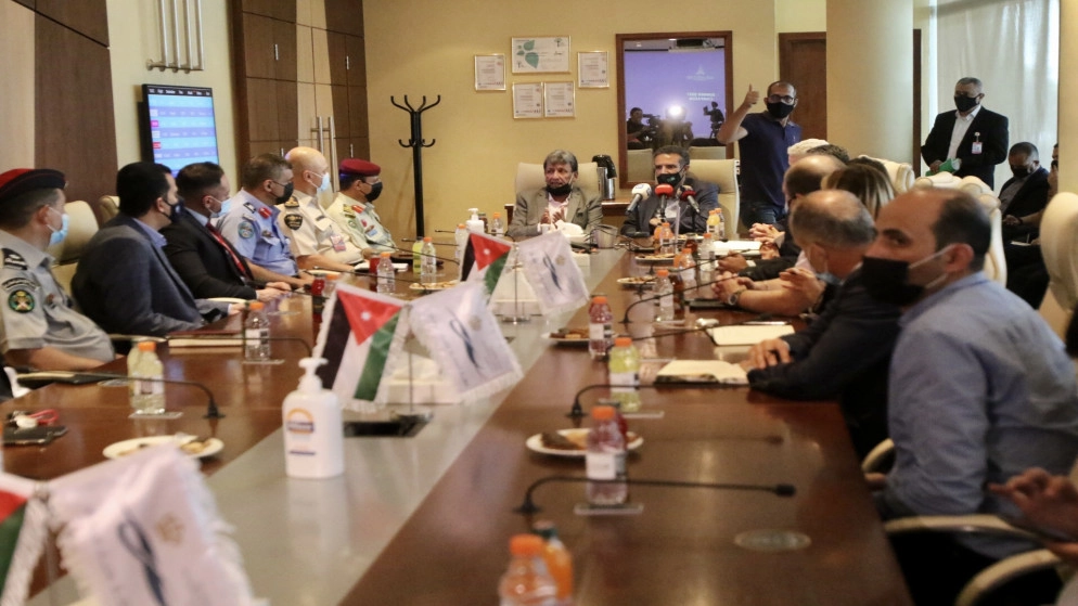 وزير النقل: مسار خاص لمتلقي جرعتي كورونا تفاديا لتأخيرهم في مطار الملكة علياء