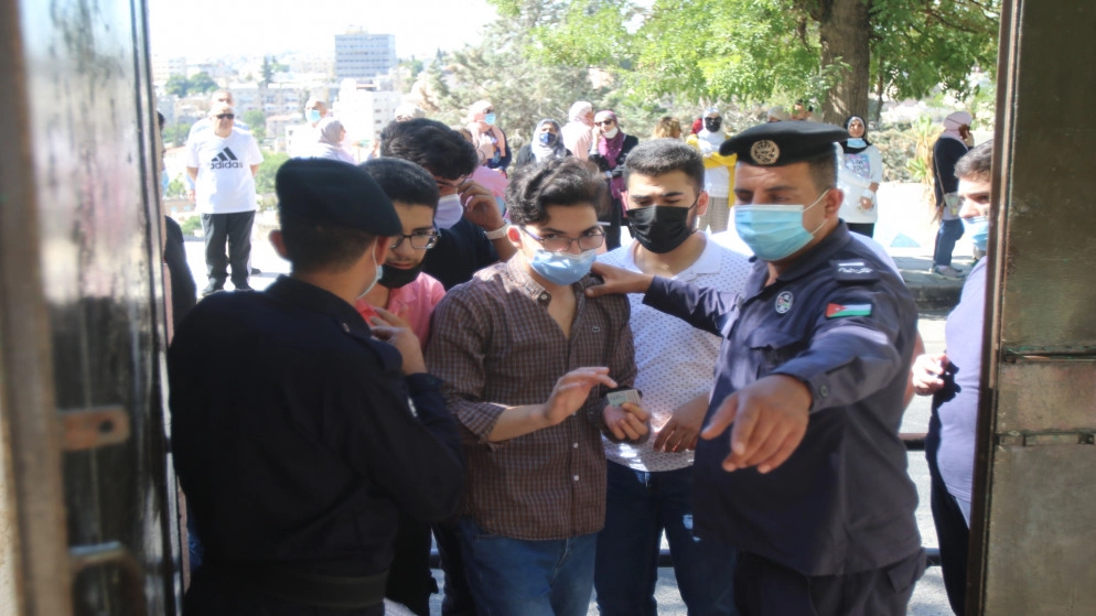 172443 طالبا وطالبة يختتمون امتحان "التوجيهي"