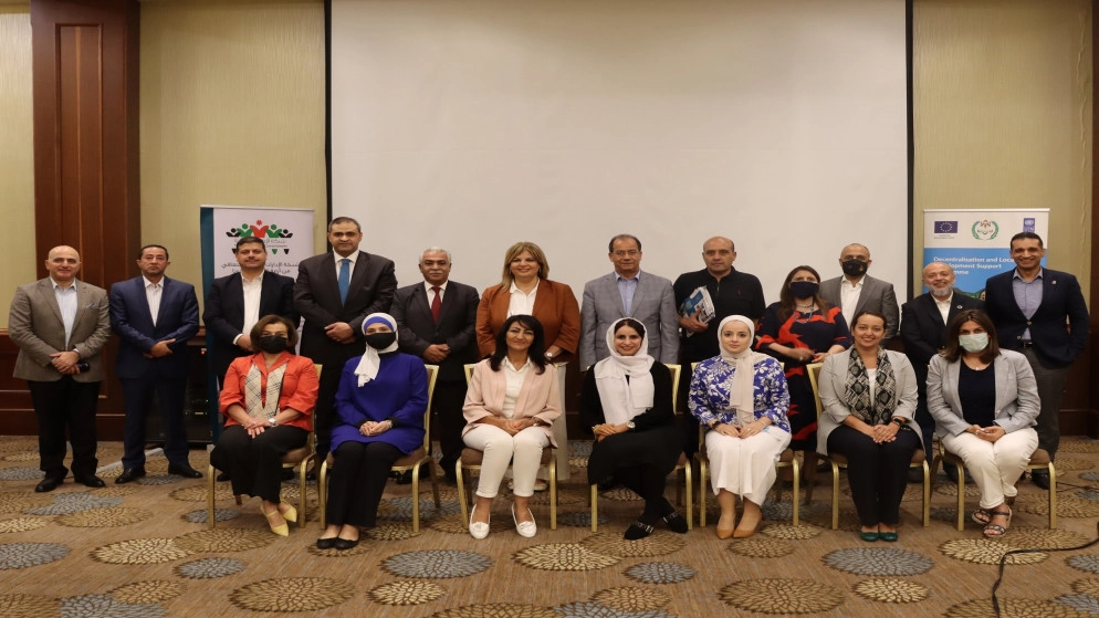 بحث التشبيك بين برنامجي الدراسات العليا في الإدارة والتنمية المحلية والسياسات الانتخابية