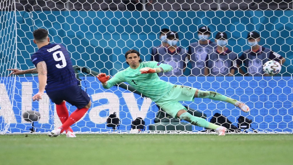 مالديني يؤكد أن الفرنسي جيرو سينضم إلى ميلان