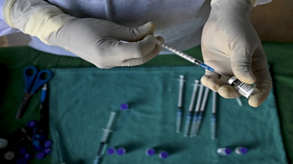 1525 شخصا تلقوا جرعة "معززة" من لقاح كورونا