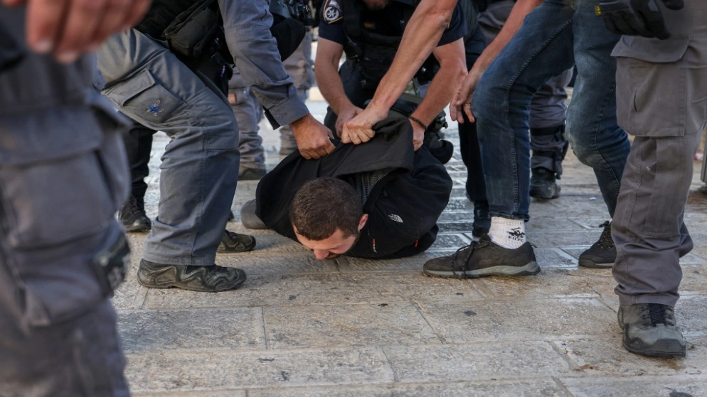 الاحتلال الإسرائيلي يعتدي على فلسطينيين قرب باب العامود