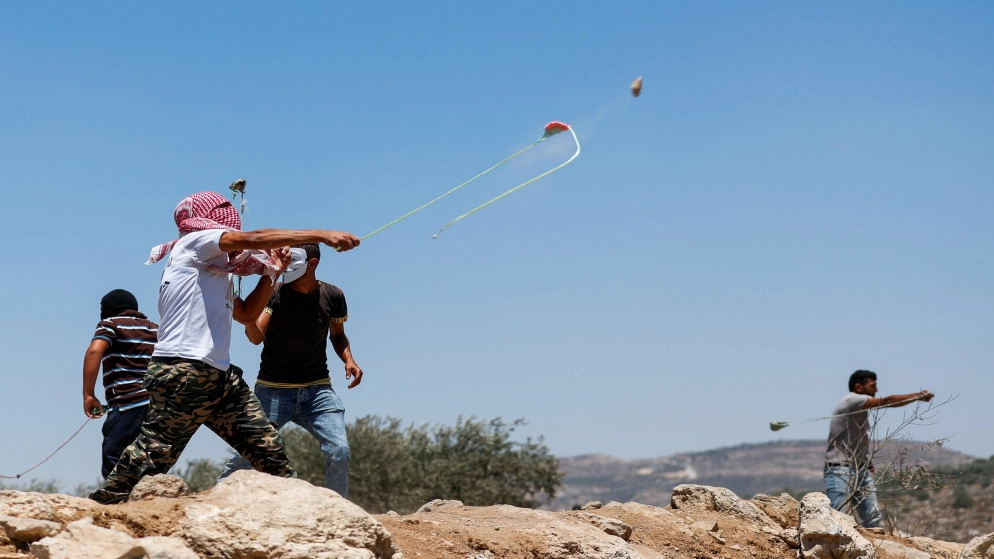 إصابة 320 فلسطينيا في مواجهات مع قوات الاحتلال الإسرائيلي في بيتا وأوصرين