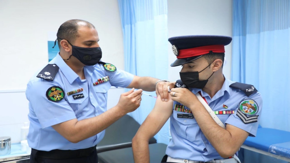 مديرية الأمن العام تواصل حملتها لتطعيم مرتّباتها ضد فيروس كورونا