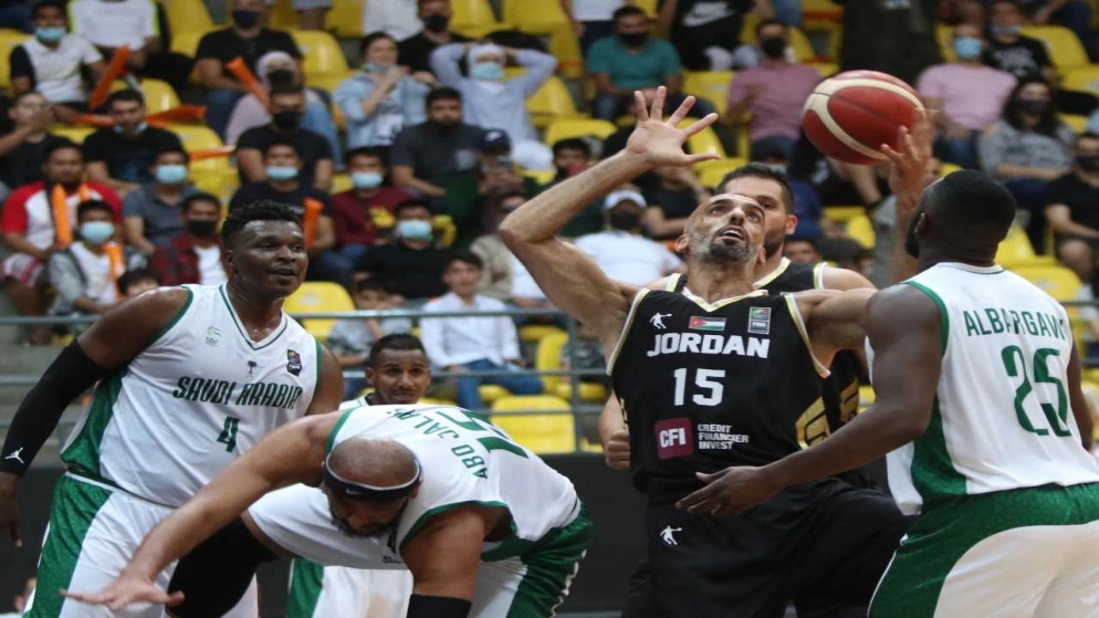 المنتخب الوطني لكرة السلة يفوز على نظيره السعودي في بطولة الملك عبدالله الثاني