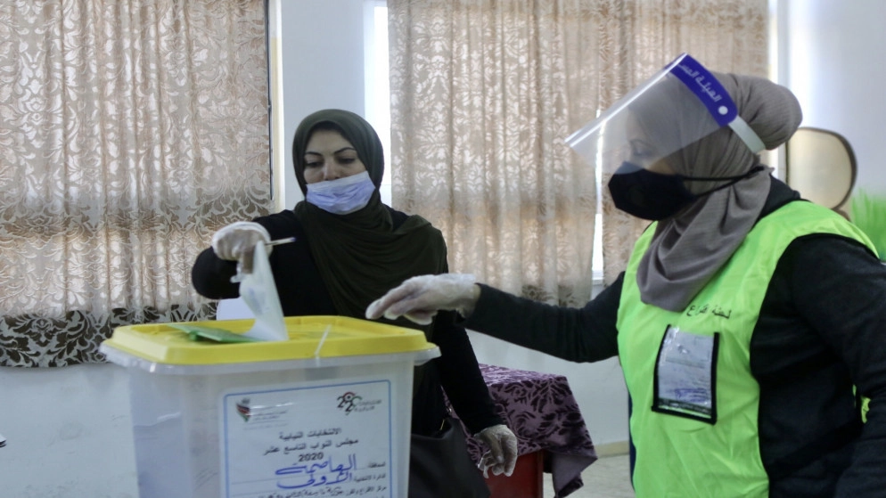 مشروع قانون الانتخاب المقترح لم يشترط وجود مؤهل علمي للمترشح للبرلمان