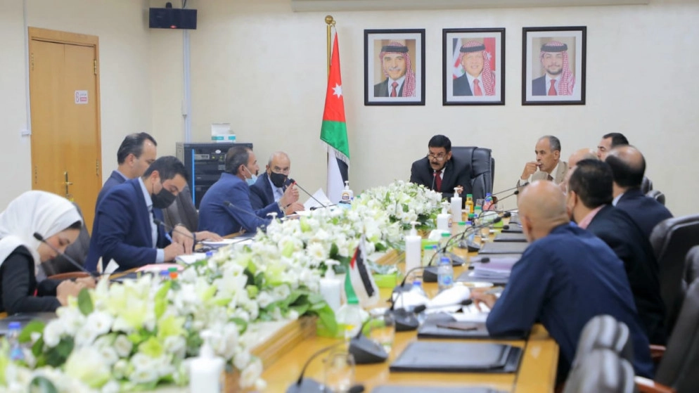 "القانونية النيابية" تُقر "معدل الكسب غير المشروع" بعد تعديل مواده