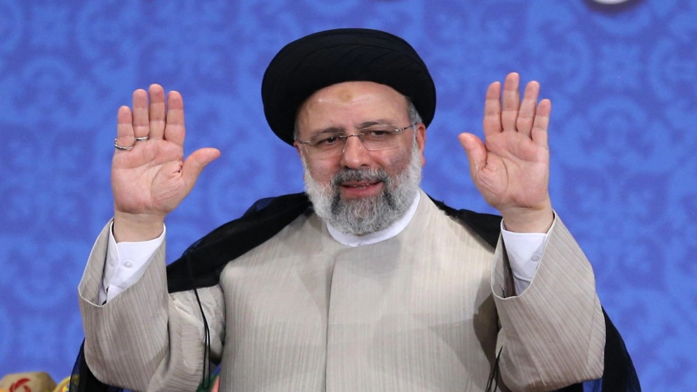 خامنئي ينصب إبراهيم رئيسي رئيسا لإيران