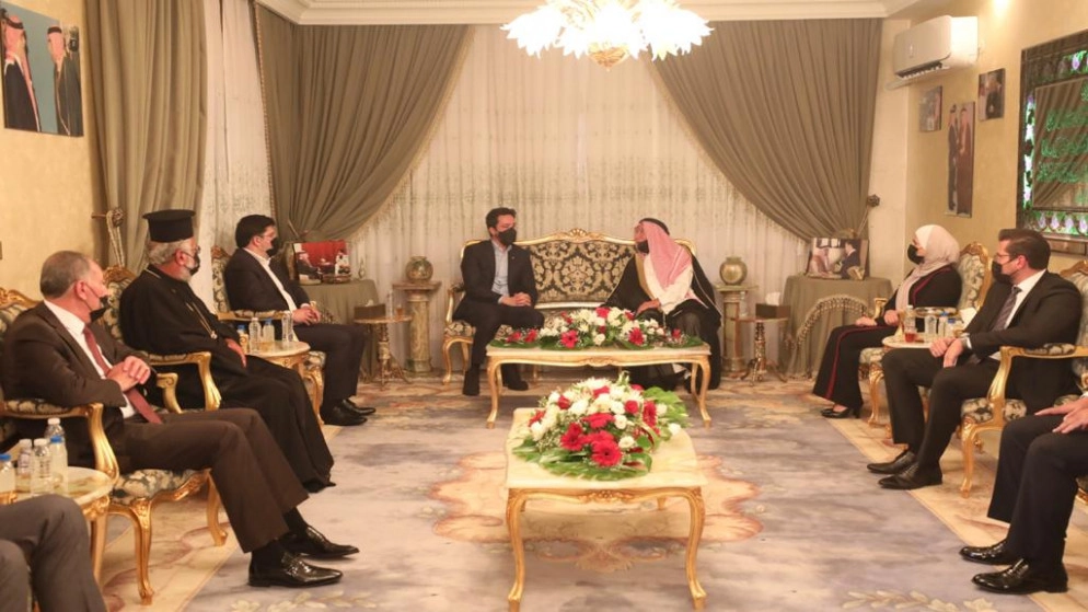 ولي العهد يزور جرش ويلتقي عددا من وجهاء المحافظة