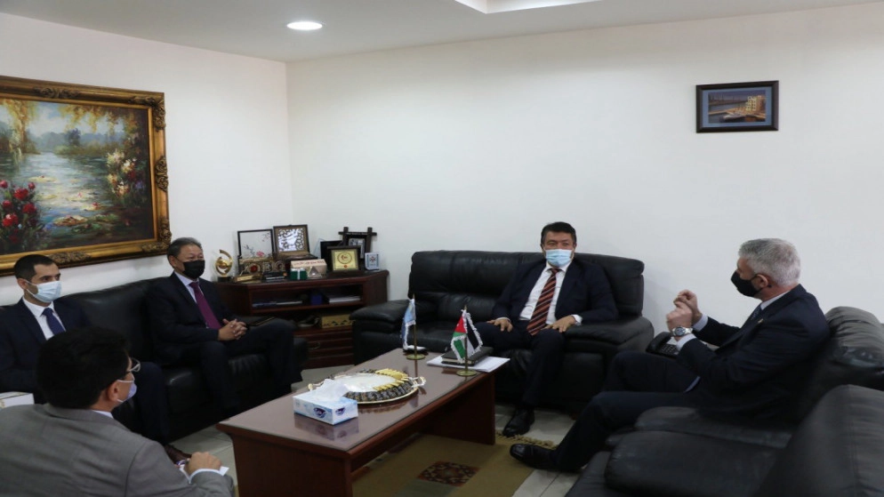 بحث سبل التعاون الاقتصادي بين الأردن وكازاخستان