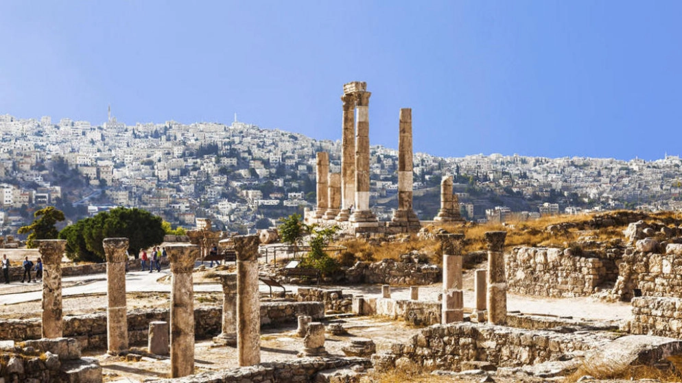 تراجع تأثير الكتلة الهوائية الحارة الأحد