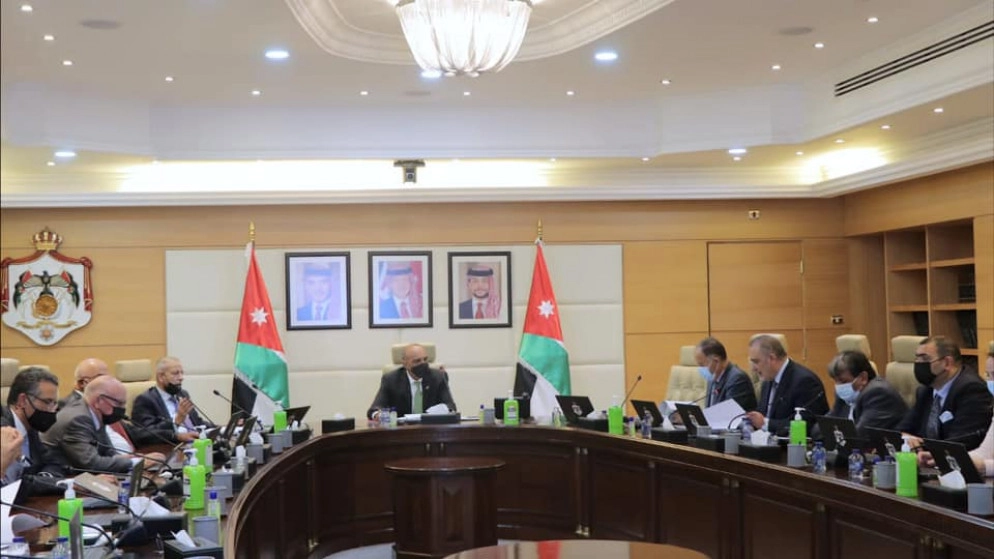 إعفاء شركات نّقل من رسوم التراخيص والغرامات عن فترة الاغلاق للعام الحالي