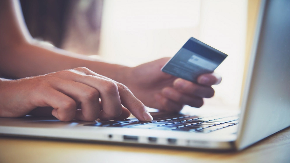 698 شكوى على خدمات الاتصالات والخدمات البريدية خلال شهر