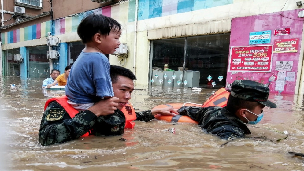  مقتل 21 شخصا على الأقل في الصين جراء أمطار غزيرة