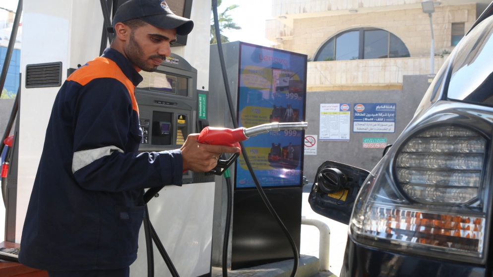 انخفاض أسعار البنزين عالميا في الأسبوع الثالث من الشهر الحالي