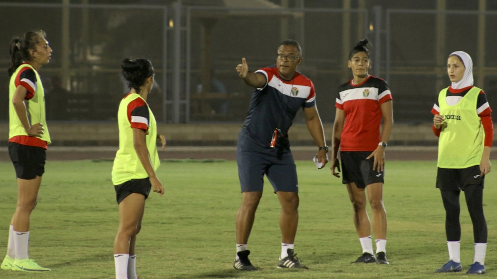 منتخب السيدات لكرة القدم يلتقي نظيره الجزائري في كأس العرب الأربعاء