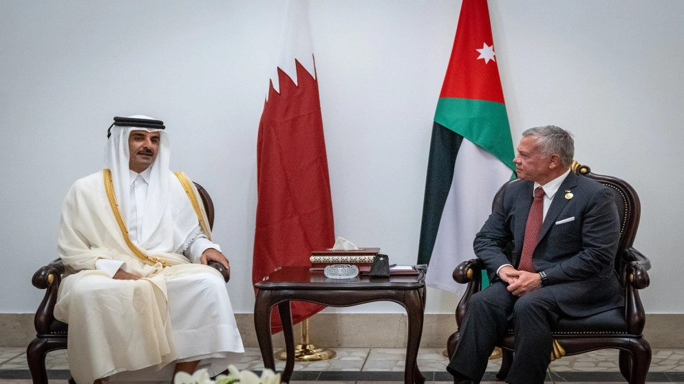 الملك يبحث مع أمير قطر سبل توسيع آفاق التعاون في المجالات كافة