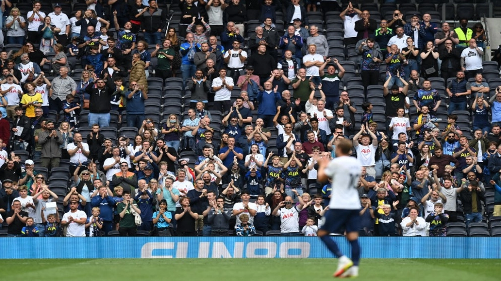 توتنهام يحلّق وحيدا في الصدارة ويونايتد يلحق بركب أندية المقدمة