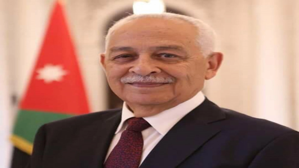 رئيس الديوان الملكي يسلم "تطوير وادي عربة" 13 سيارة كهربائية رباعية الدفع