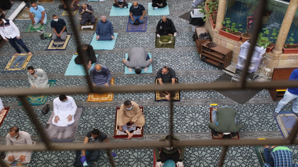 وزارة الأوقاف تتيح دروس الوعظ والإرشاد وقراءة المصاحف داخل المساجد