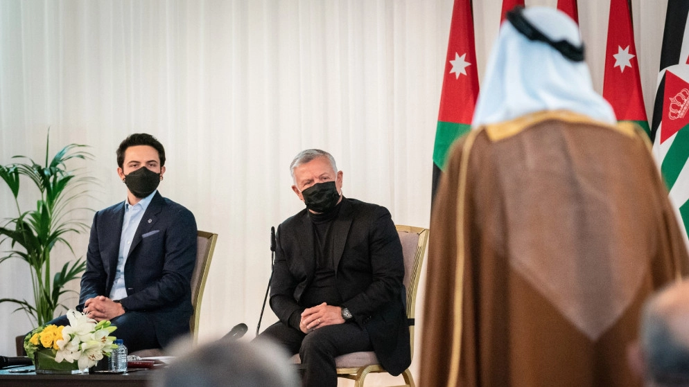 الملك يؤكد ضرورة تطوير الوضع الاقتصادي بأقصى سرعة بالتزامن مع محاربة وباء كورونا