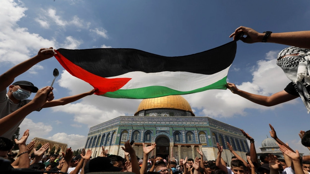مسيرات في جنين إسنادا للأسرى واندلاع مواجهات على "حاجز الجلمة"