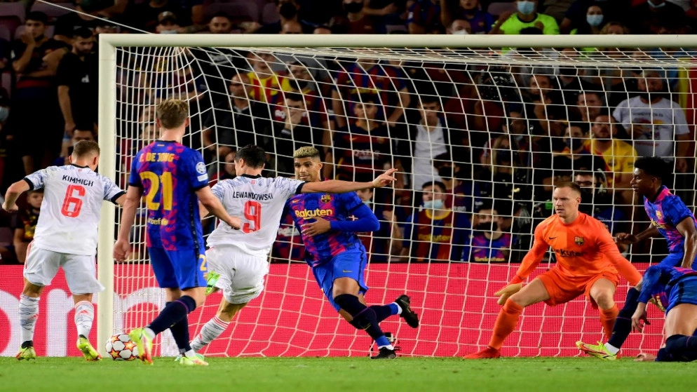 بايرن ميونخ يتفوق على برشلونة بثلاثية دون رد في دوري أبطال أوروبا