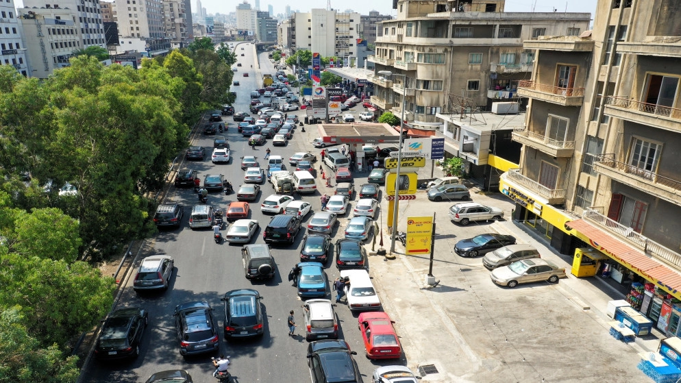 لبنان يرفع أسعار البنزين في تقليص فعلي للدعم